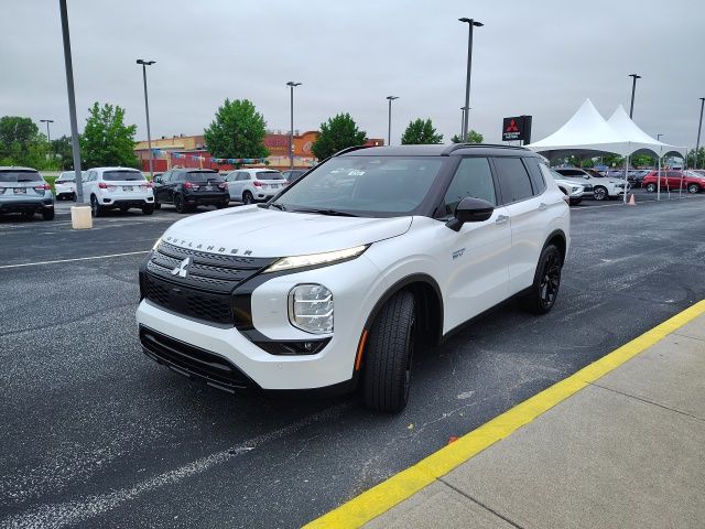 2025 Mitsubishi Outlander PHEV SEL photo 3
