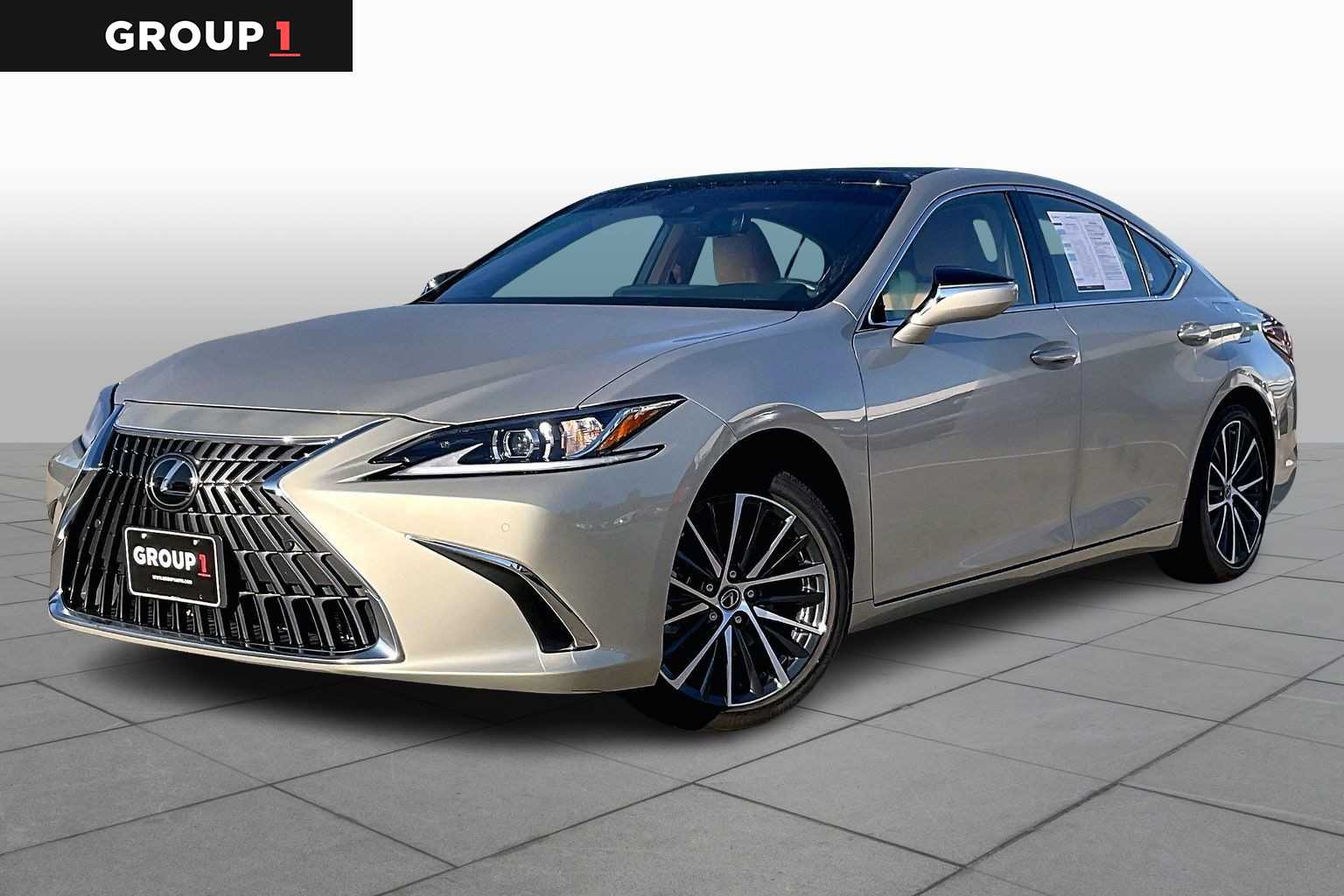 2025 Lexus ES 350's photo