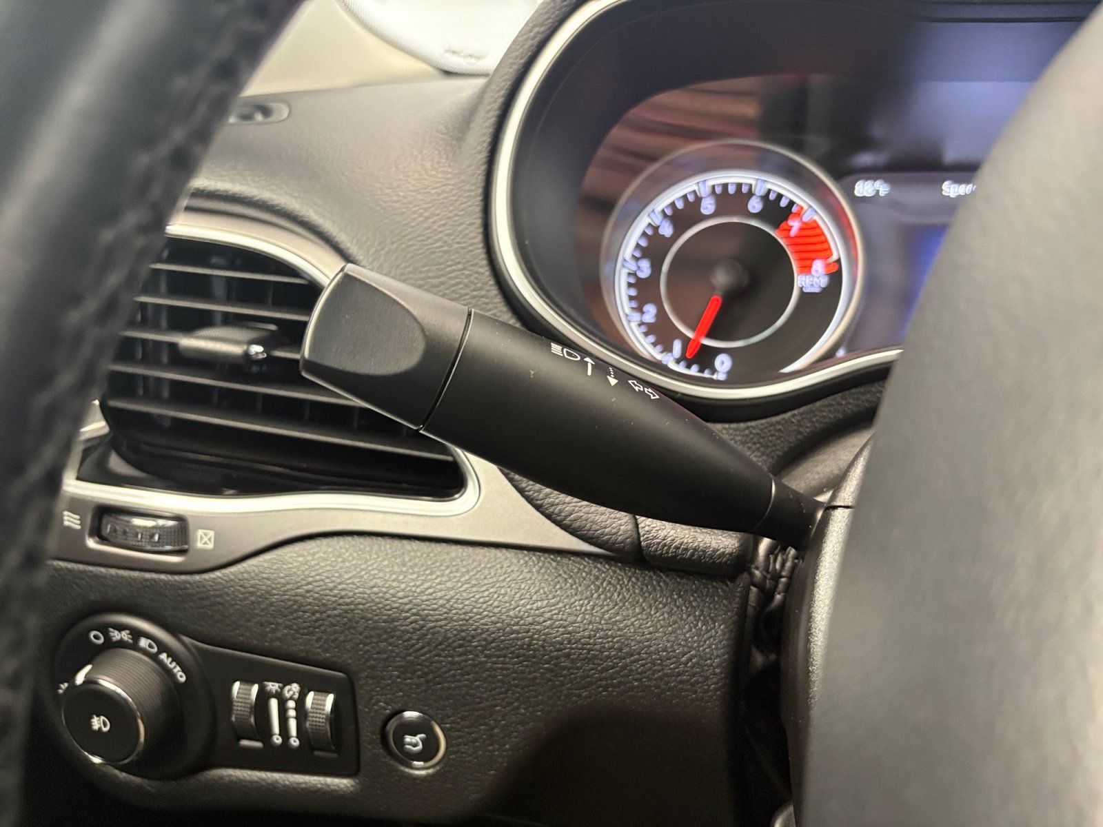 2020 Jeep Cherokee Limited photo 18