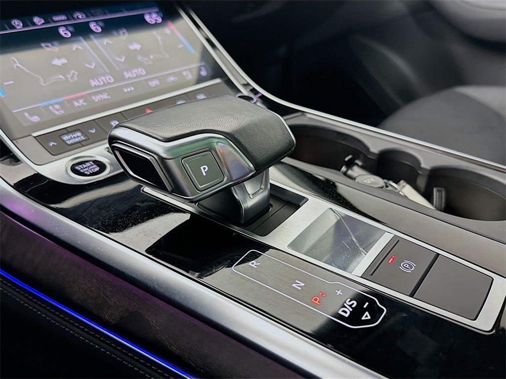 2023 Audi Q7 45 Premium Plus photo 15