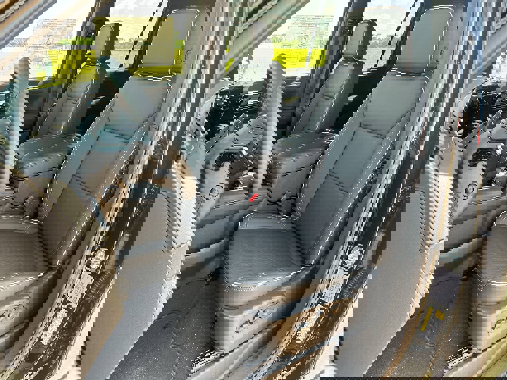 2025 Chevrolet Suburban Premier photo 11