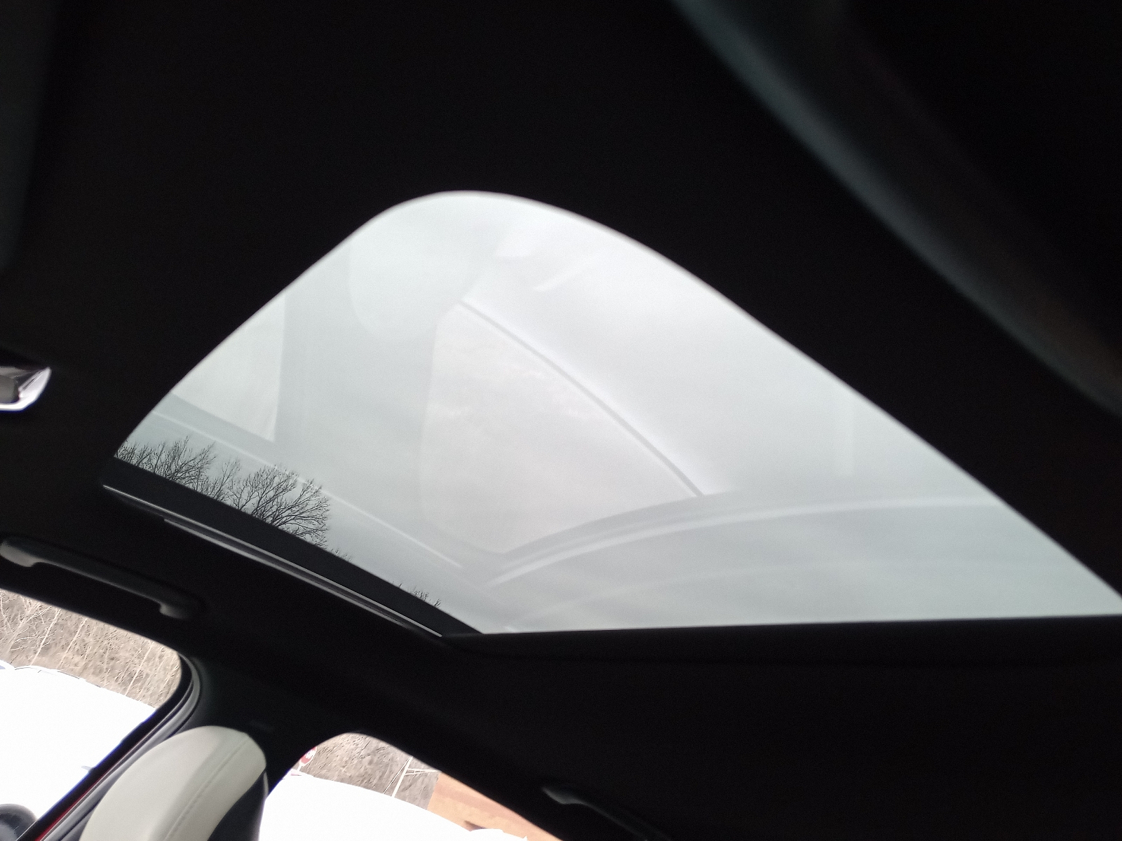 2025 Kia K4 GT-Line photo 3