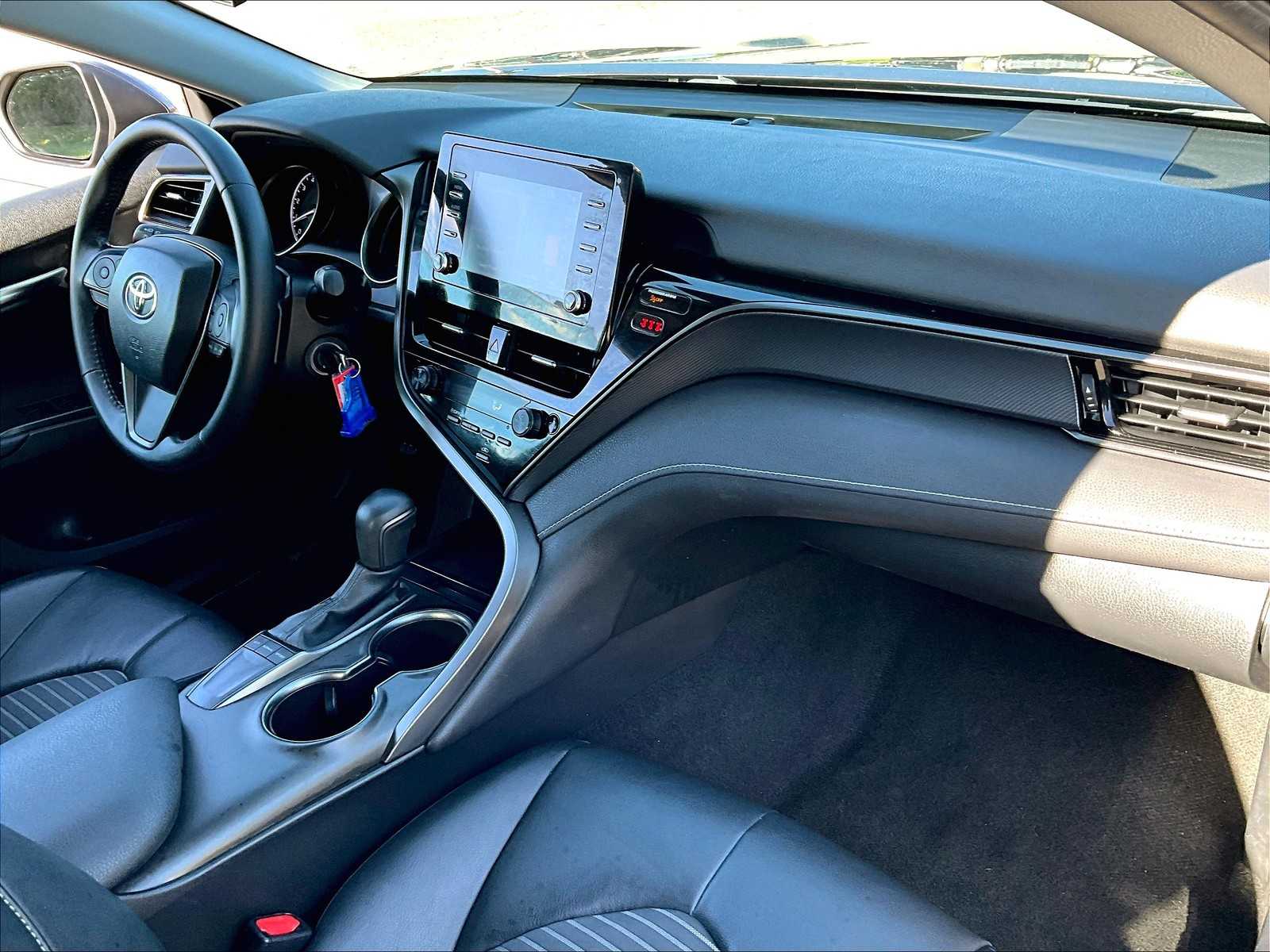2023 Toyota Camry SE photo 14