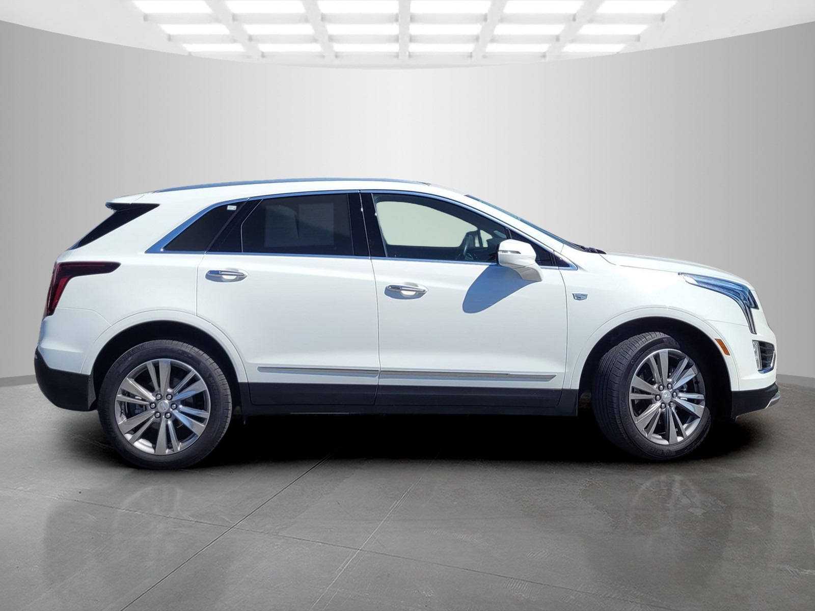 2024 Cadillac XT5 Premium Luxury photo 3
