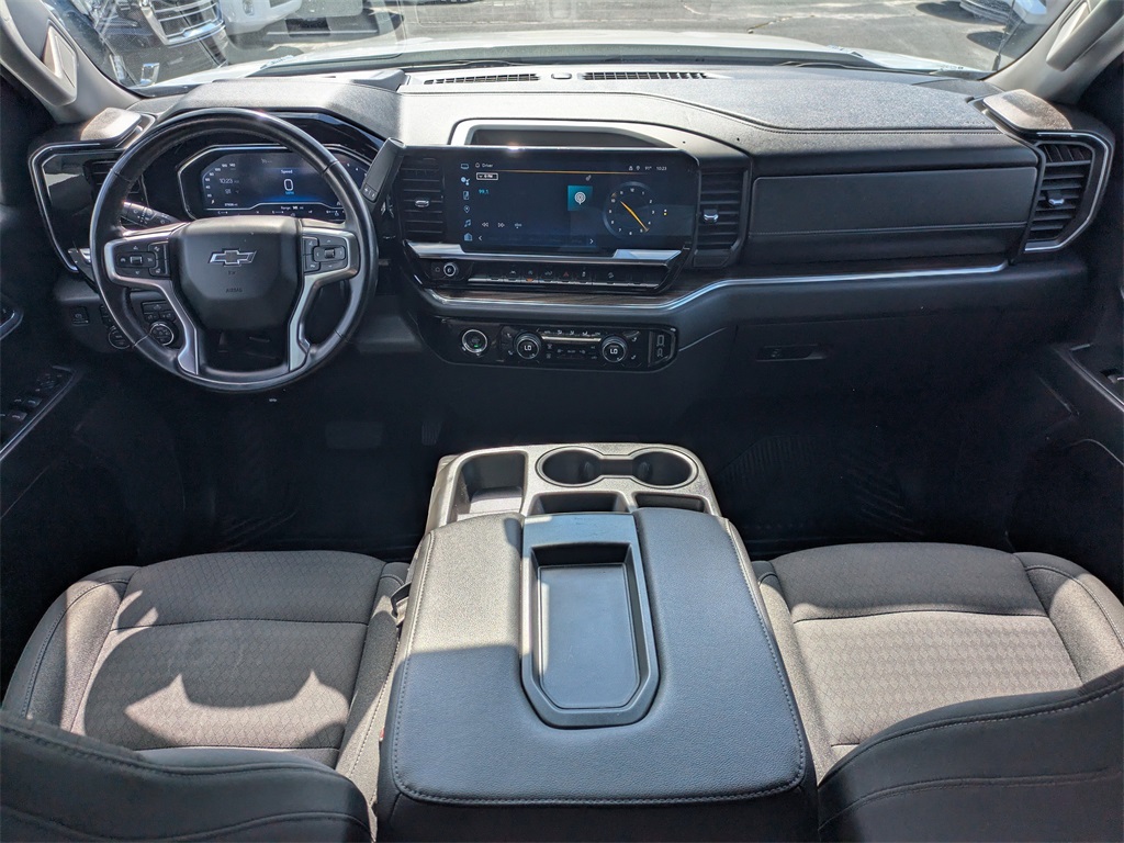 2023 Chevrolet Silverado 1500 RST photo 13
