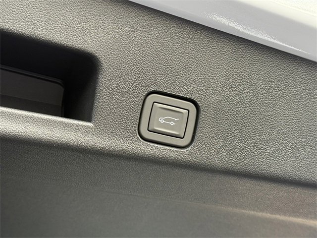 2026 Chevrolet Traverse photo 4