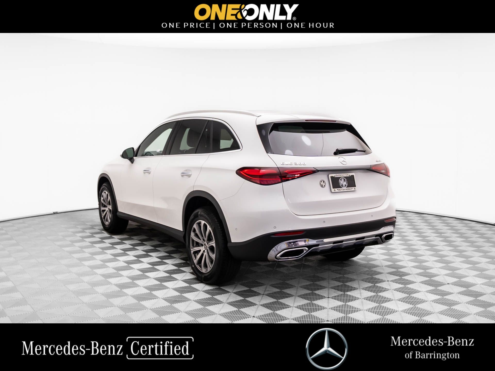 2025 Mercedes Benz GLC 300 4MATIC photo 2