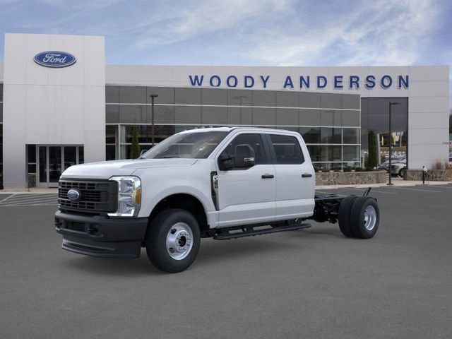 2026 Ford F-350 Super Duty Chassis Cab XL's photo