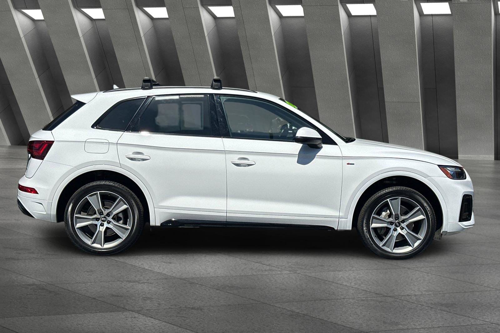 2025 Audi Q5 S line Premium photo 2