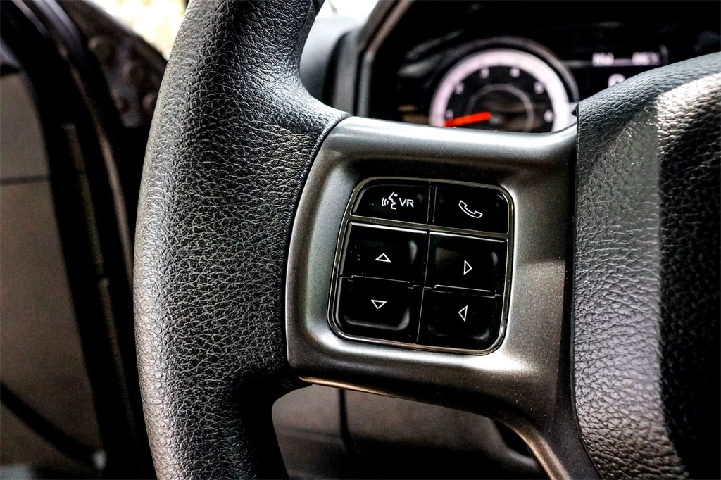 2024 Ram 1500 SLT photo 17