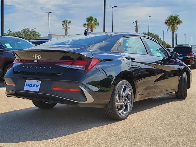 2025 Hyundai Elantra SEL Sport photo 4