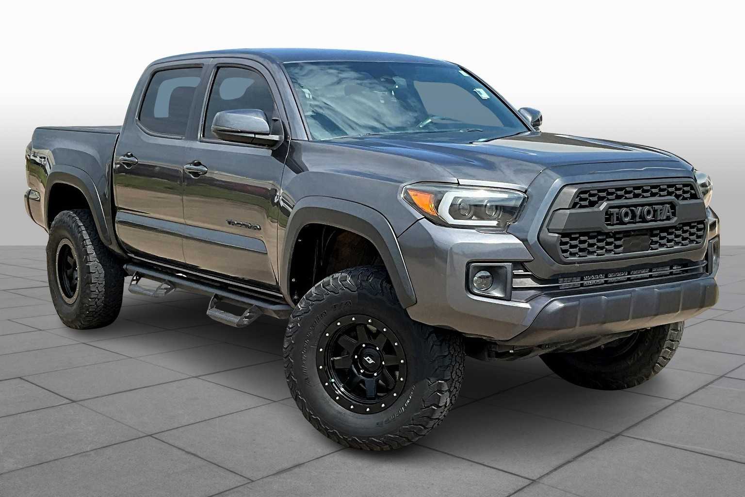 2018 Toyota Tacoma TRD photo 2