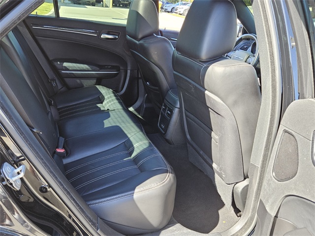 2022 Chrysler 300 S photo 15