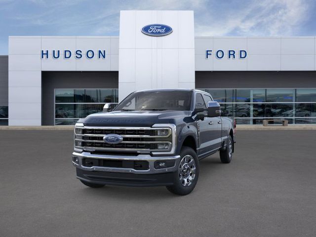 2025 Ford F-350 King Ranch photo 2
