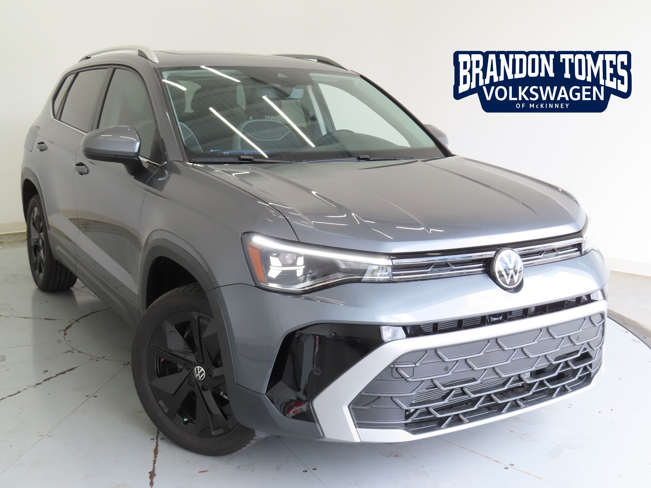 2025 Volkswagen Taos SE's photo