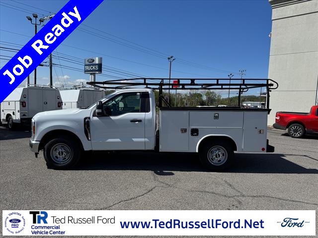 2025 Ford F-250 XL photo 2