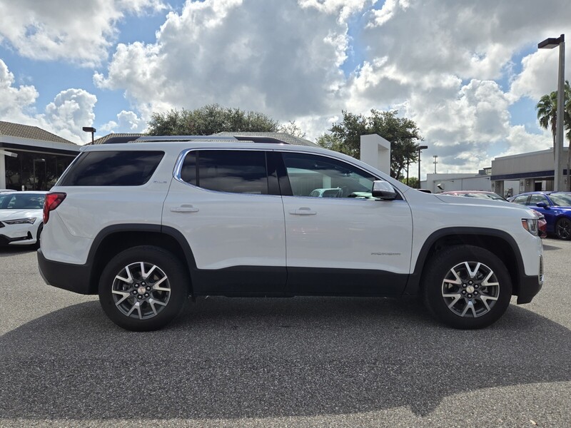 2023 Gmc Acadia SLE photo 3
