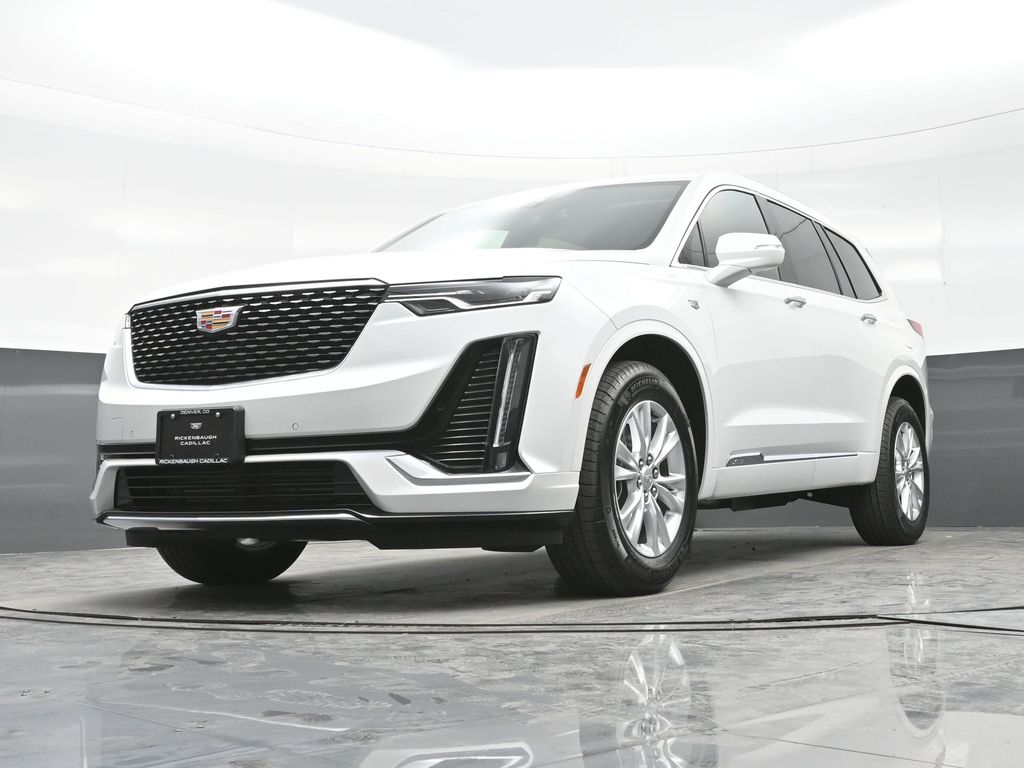 2025 Cadillac XT6 Luxury photo 18