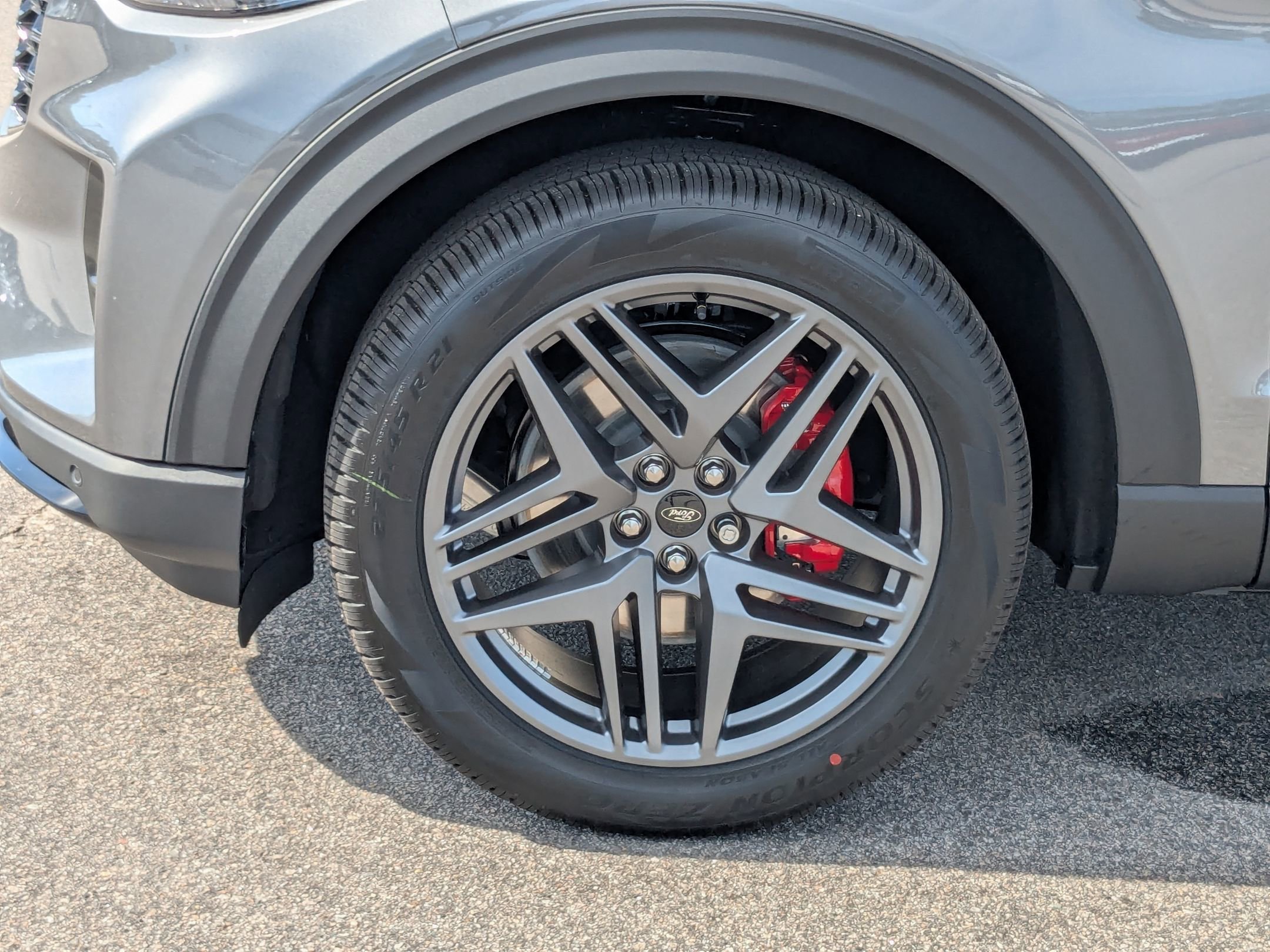 2025 Ford Explorer ST-Line photo 3