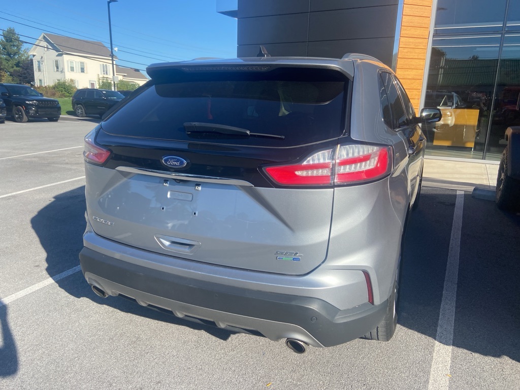 2020 Ford Edge SEL photo 5
