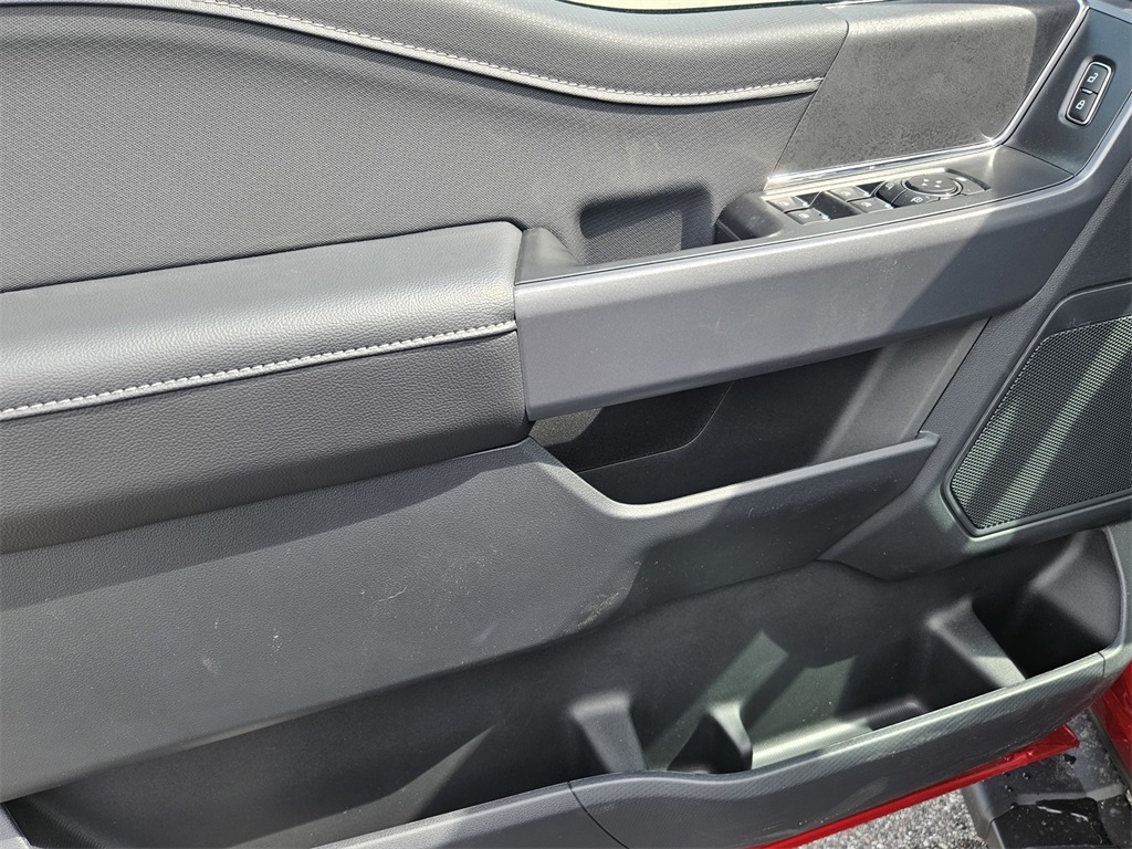 2025 Ford F-150 XLT photo 10