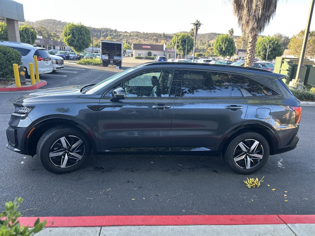 Used 2023 Gray Kia EX image 4