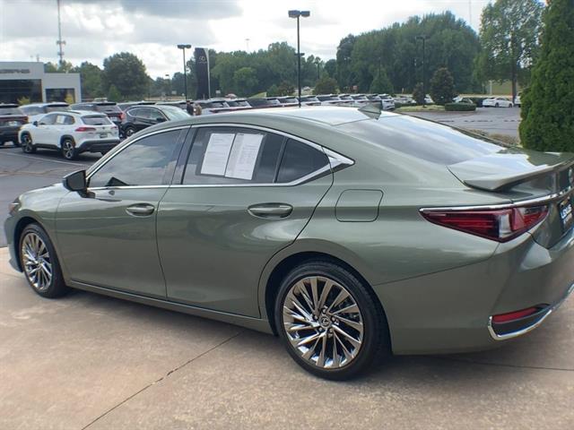 2024 Lexus ES 300h Ultra Luxury photo 6