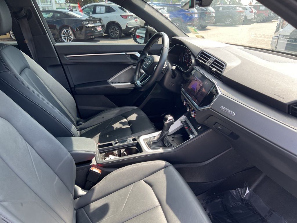 2021 Audi Q3 S line Premium Plus photo 31