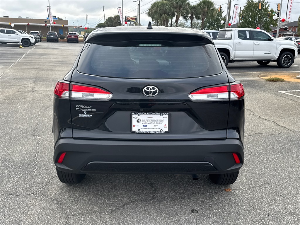2024 Toyota Corolla Cross L photo 3