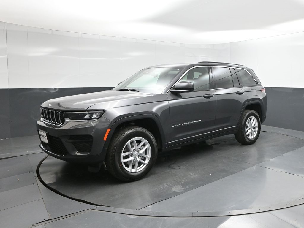 2025 Jeep Grand Cherokee Laredo's photo