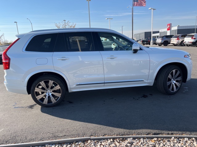 2025 Volvo XC90 T8 Plus photo 6