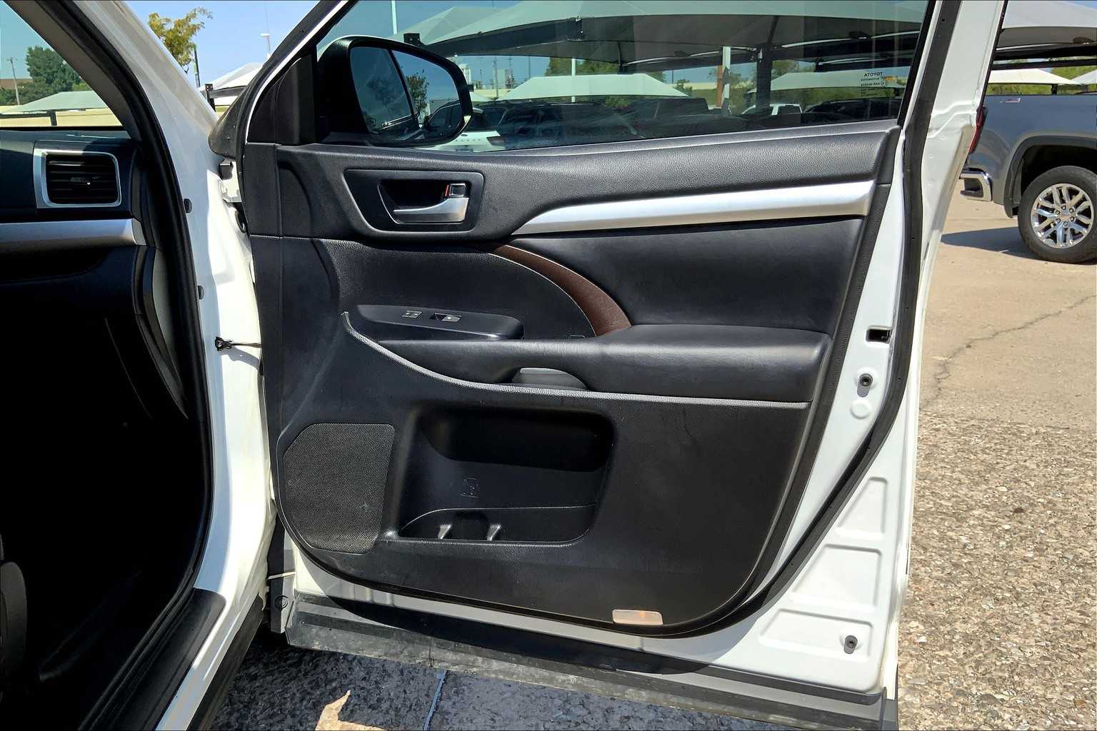 2019 Toyota Highlander XLE photo 22