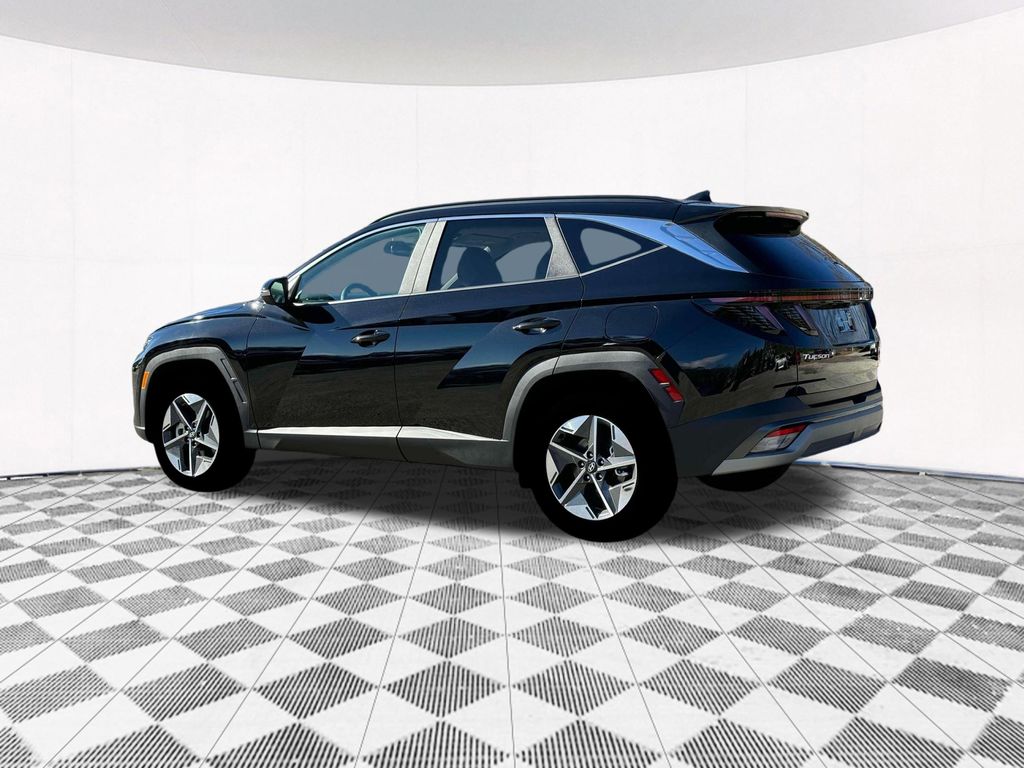 2025 Hyundai Tucson SEL Convenience photo 3