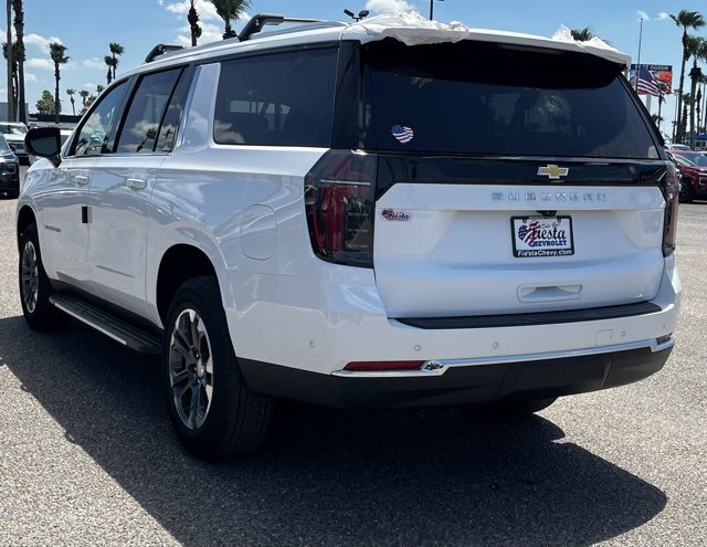 2025 Chevrolet Suburban LS photo 2