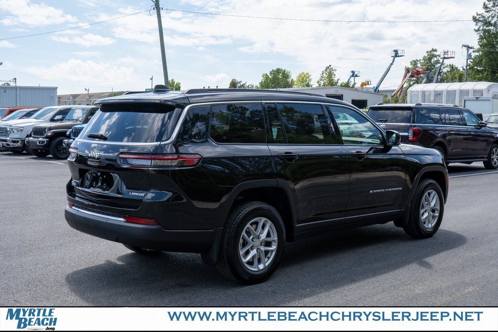 2025 Jeep Grand Cherokee Laredo X photo 3