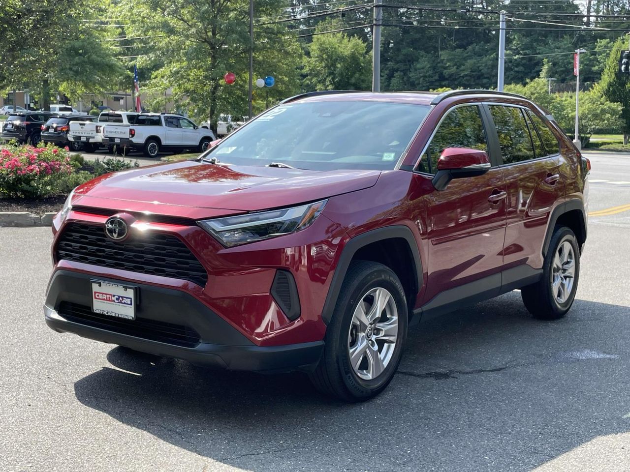 2022 Toyota RAV4 XLE photo 2