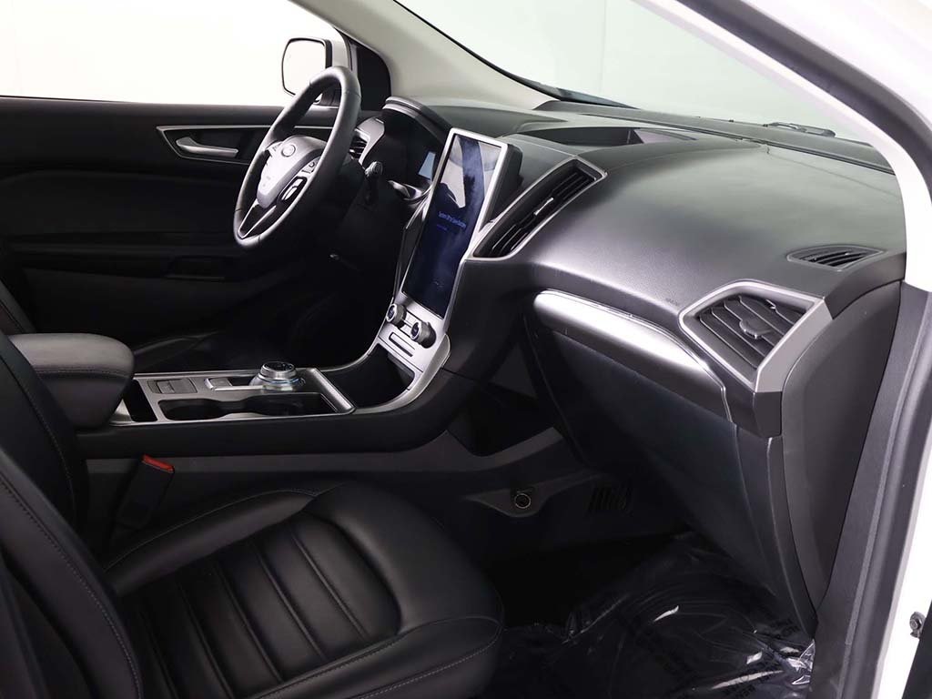 2022 Ford Edge SEL photo 22