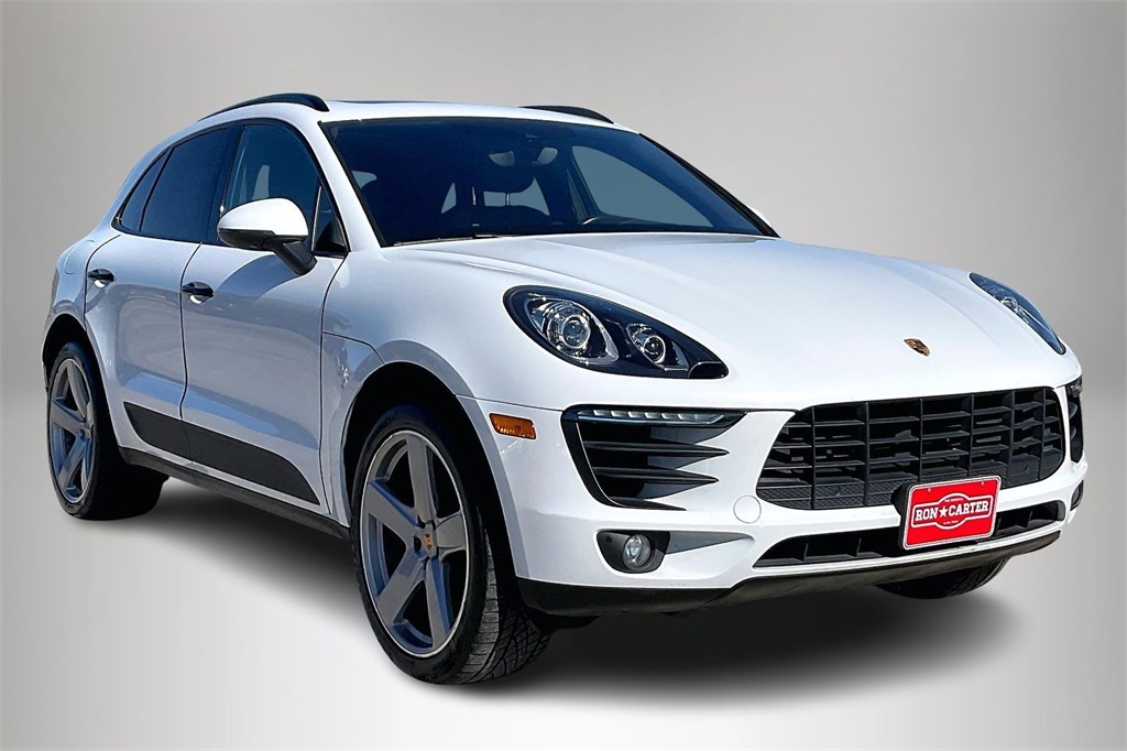 2017 Porsche Macan Base's photo