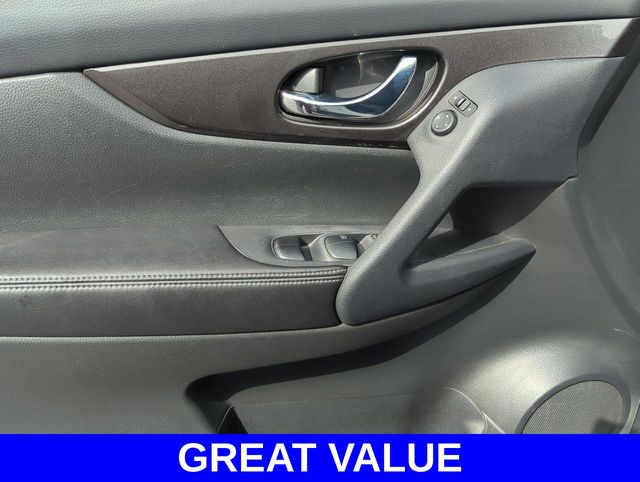 2019 Nissan Rogue SV photo 10