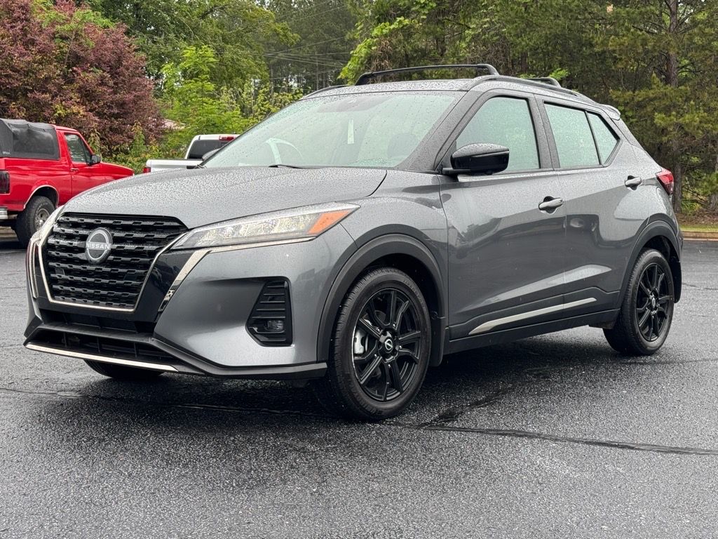 2022 Nissan Kicks SR photo 6