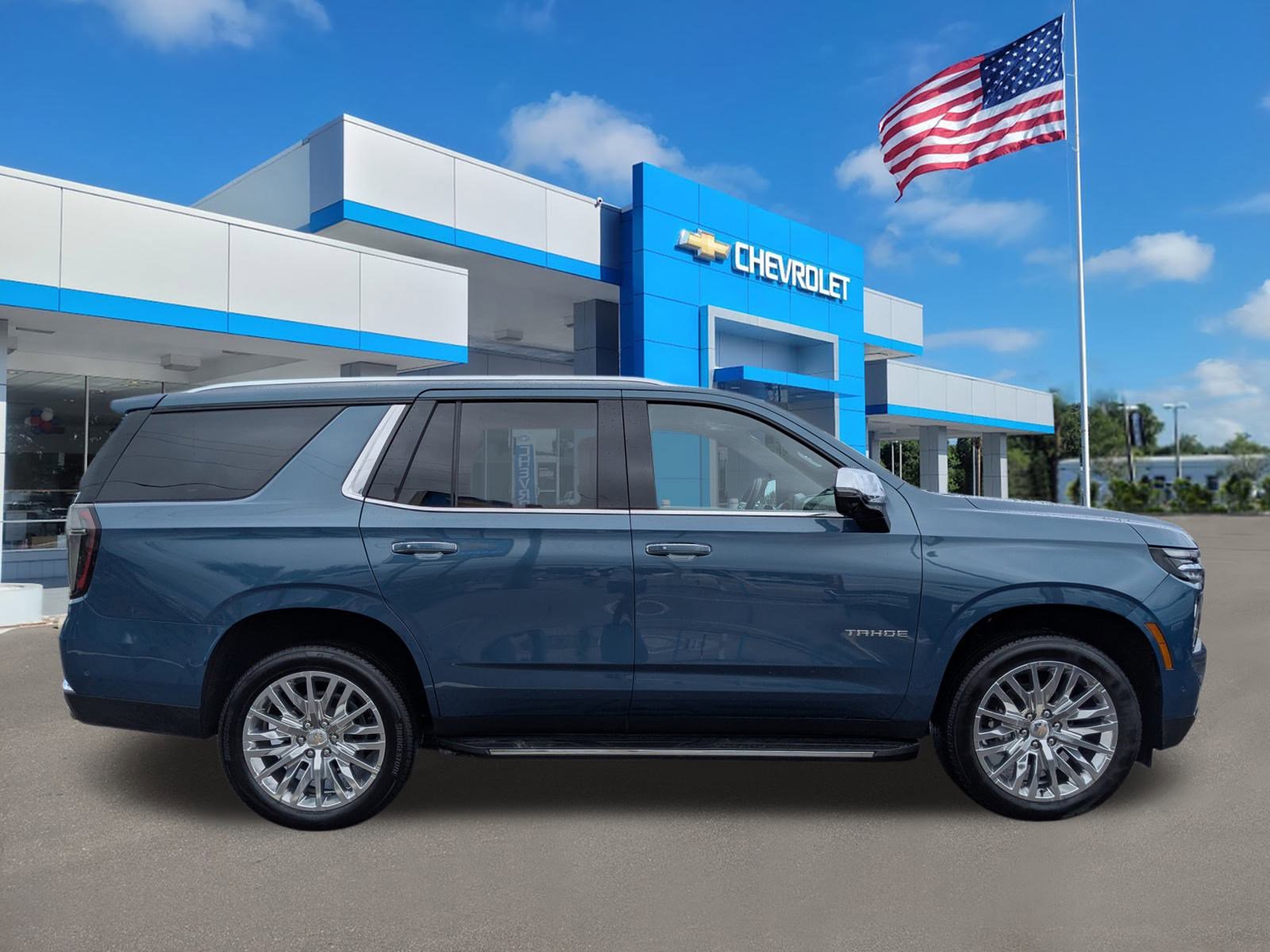 2025 Chevrolet Tahoe Premier photo 2