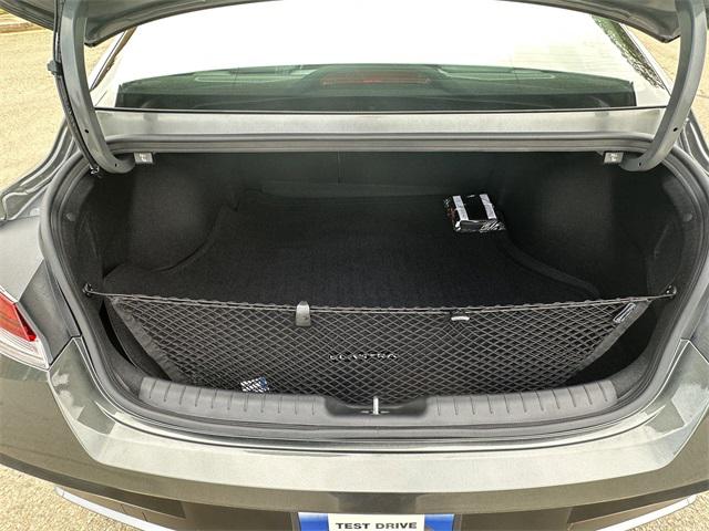 2025 Hyundai Elantra Hybrid Limited photo 18