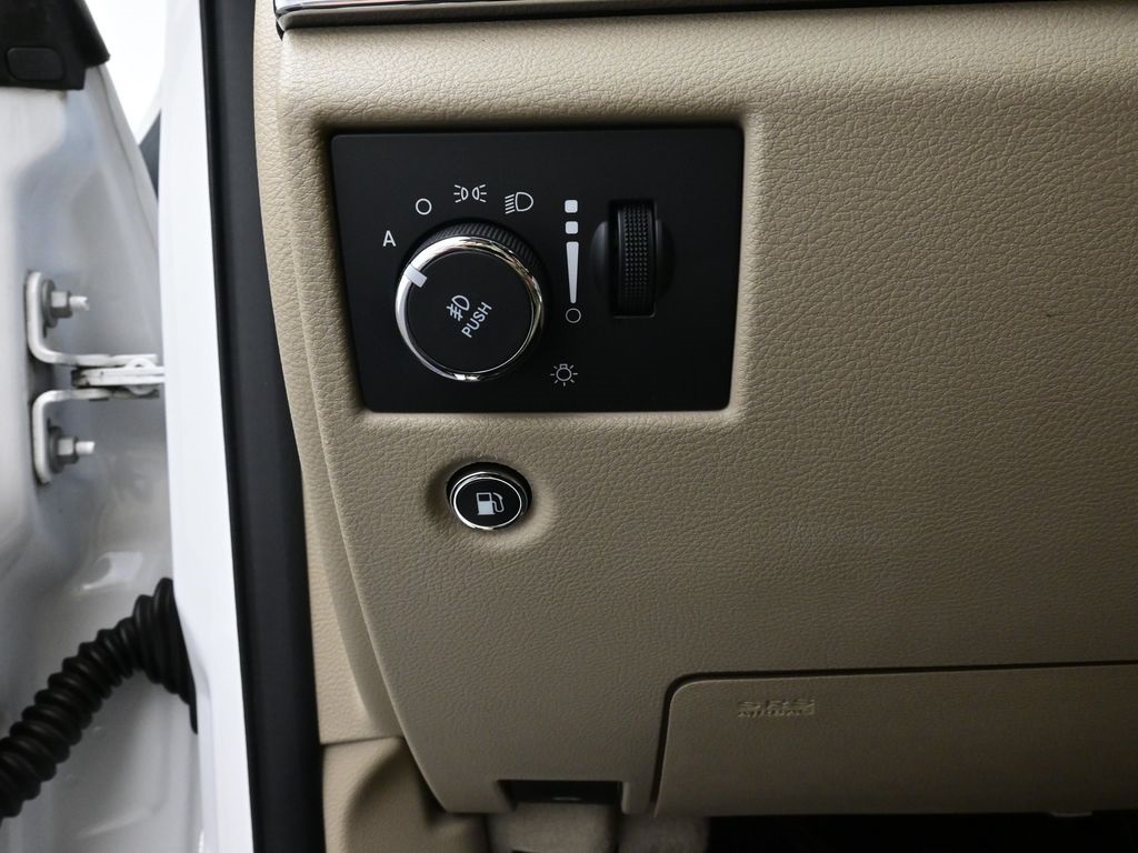 2015 Jeep Grand Cherokee Limited photo 11