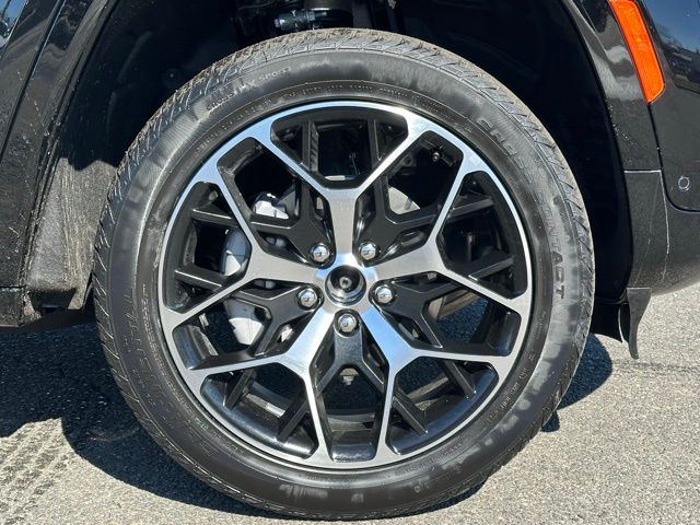 2025 Jeep Grand Cherokee Summit Reserve photo 10