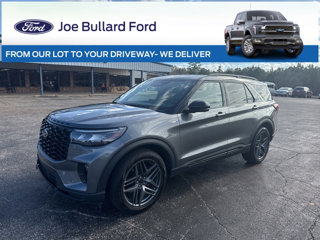 2025 Ford Explorer ST-LINE's photo