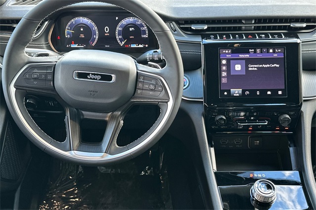 2025 Jeep Grand Cherokee Altitude photo 13