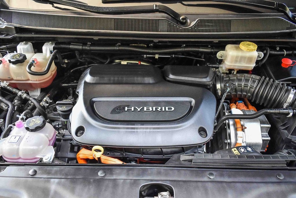 2023 Chrysler Pacifica Hybrid Touring L photo 24