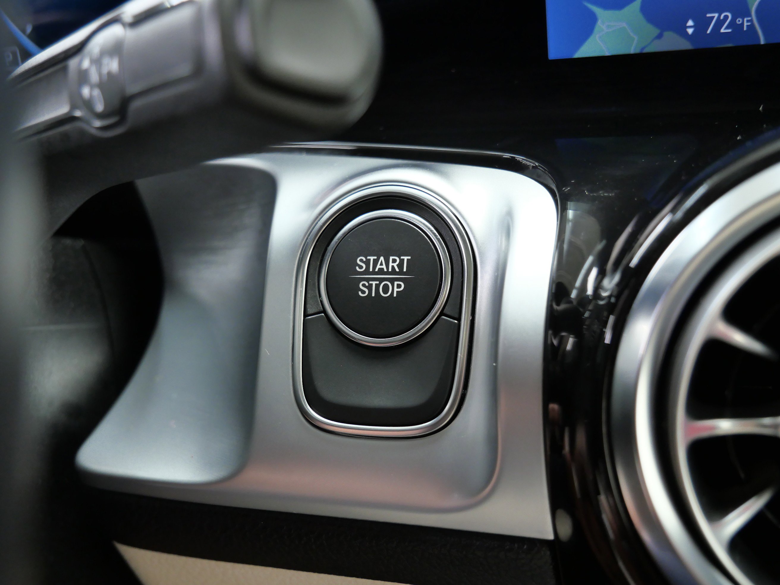 2023 Mercedes Benz EQB 300 4MATIC photo 27
