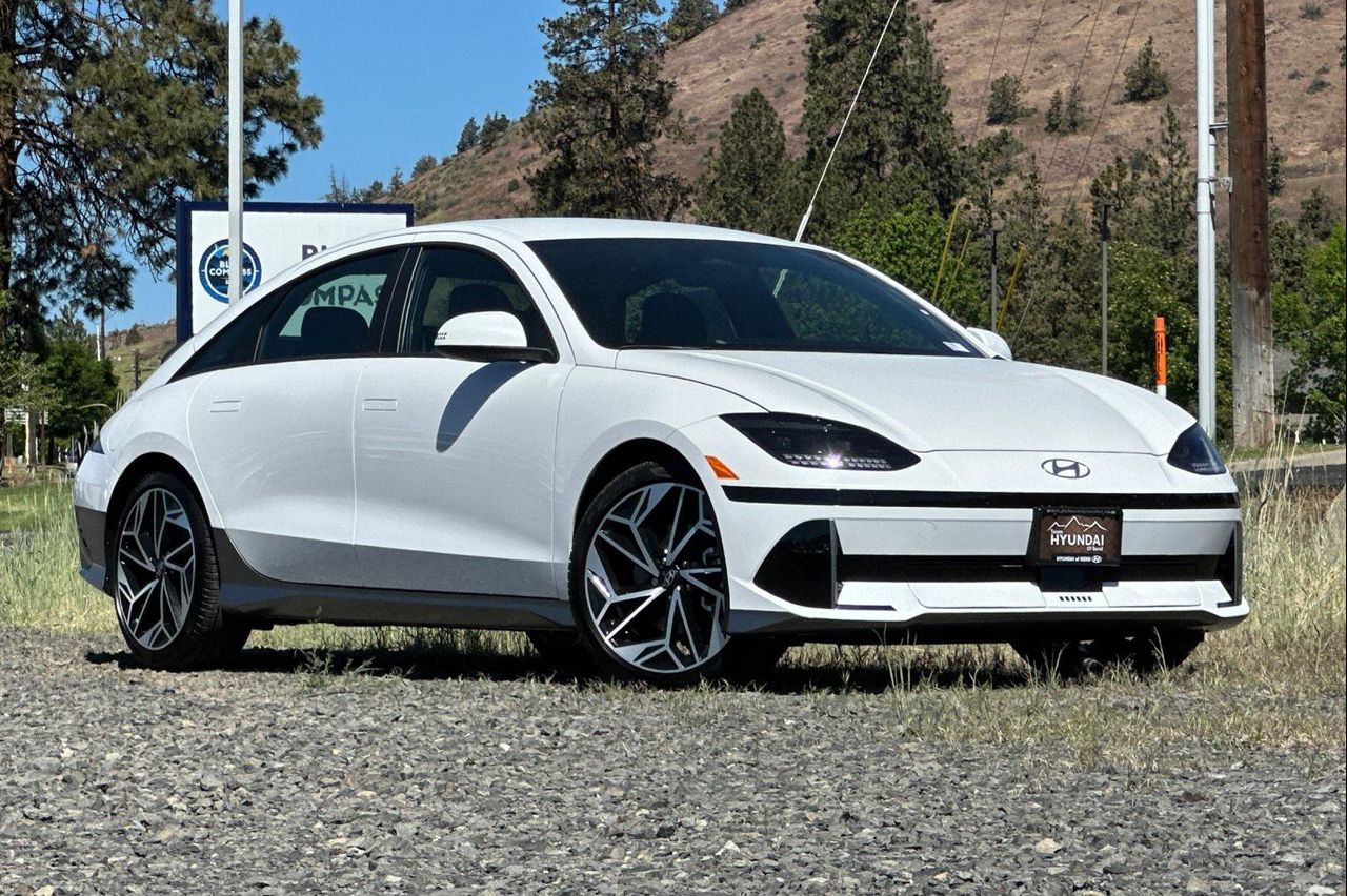 2025 Hyundai Ioniq 6 SEL photo 2
