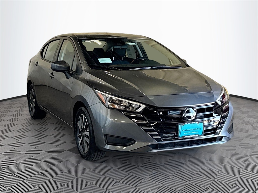 2025 Nissan Versa 1.6 SV photo 3